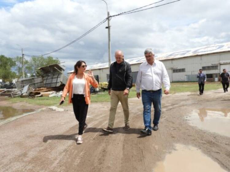 El Intendente Uset recorrió inversiones en Puerto Rosales junto al ministro de Desarrollo Agrario 