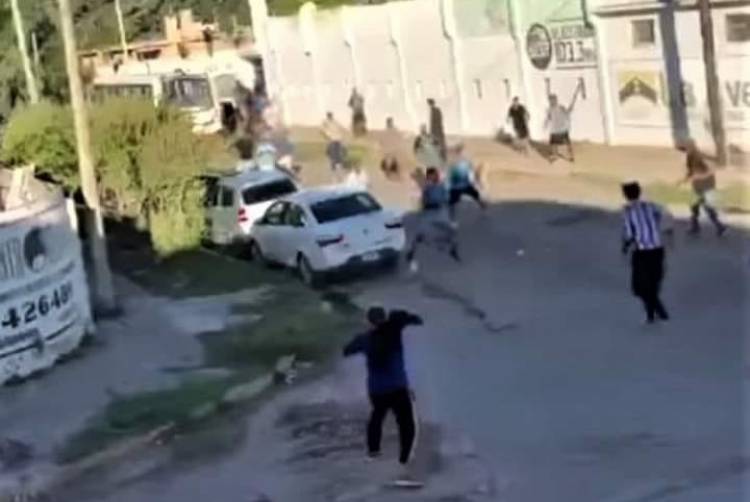 Incidentes en el entretiempo del partido de Rosario y San Francisco
