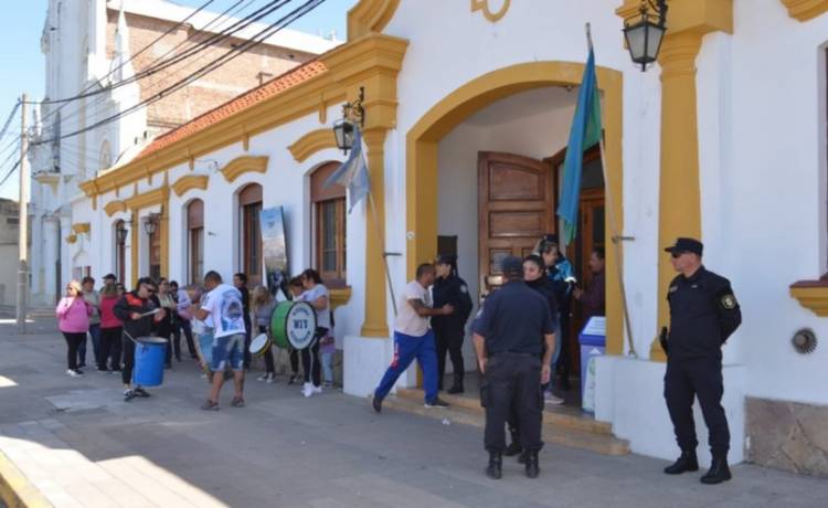 No hay acuerdo entre el Municipio y el Sindicato, continuan las medidas de fuerza