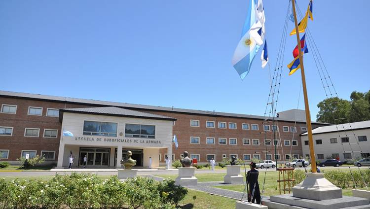 La Escuela de Suboficiales de la Armada llama a concurso a médicos y enfermeros