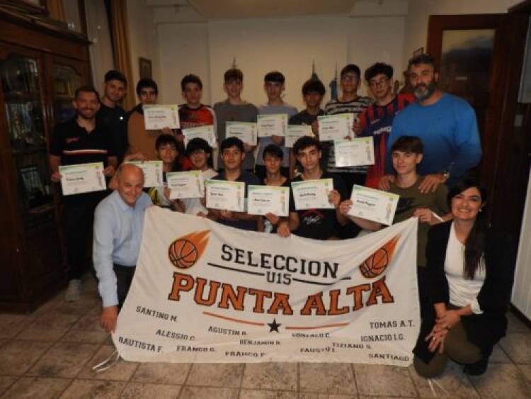 El Intendente Uset recibió a jóvenes deportistas puntaltenses destacados