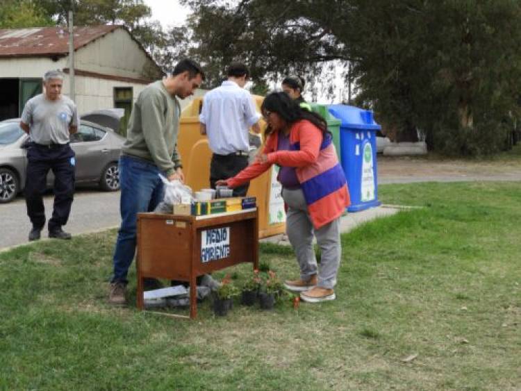 Una gran cantidad de vecinos participaron de los talleres de compostaje y eco canje