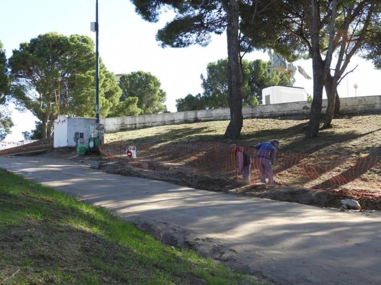 El Municipio de Coronel Rosales inició la colocación de pavimento articulado en el Parque San Martín 