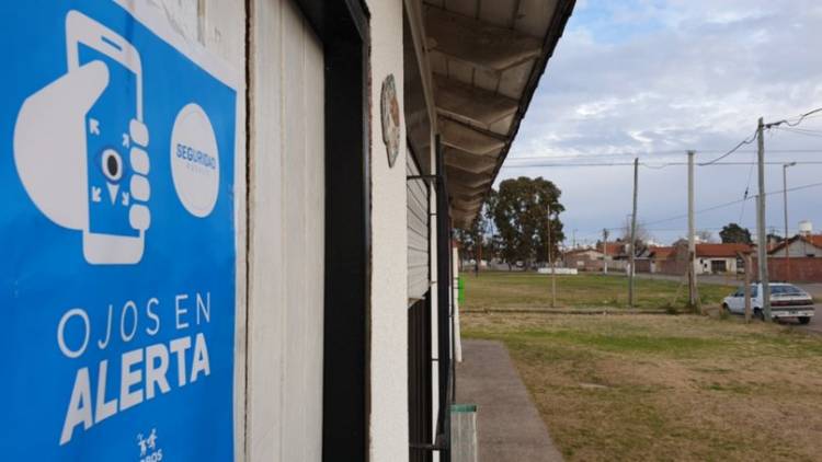 Se siguen realizando capacitaciones del programa "Ojos en alerta" en Coronel Rosales