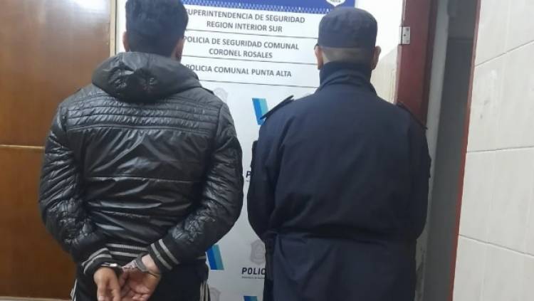 Un hombre le pegó a una remisera porque le pareció caro el pasaje