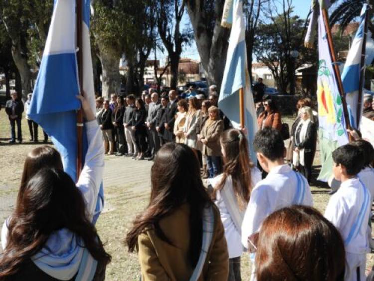El Intendente Uset encabezó este martes el acto homenaje a Domingo Faustino Sarmiento   