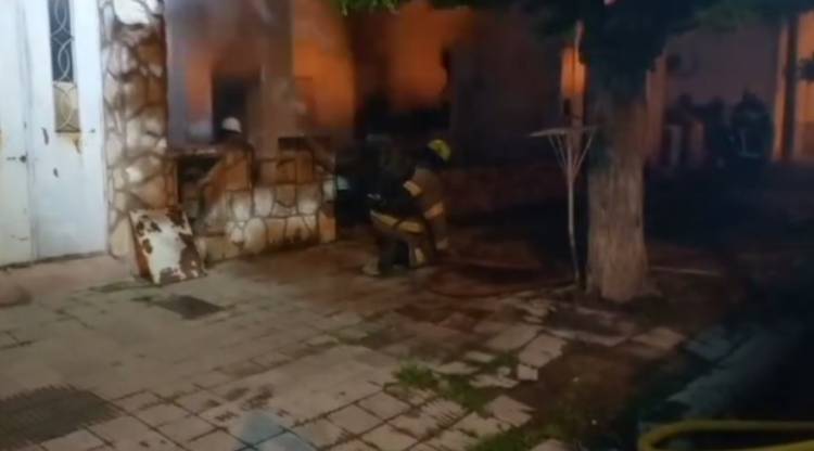 Bomberos Voluntarios acudieron al incendio de una vivienda