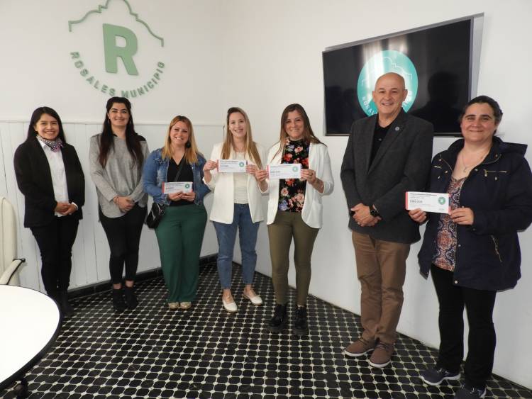 El Intendente Uset entregó nuevas ayudas económicas para emprendedoras rosaleñas