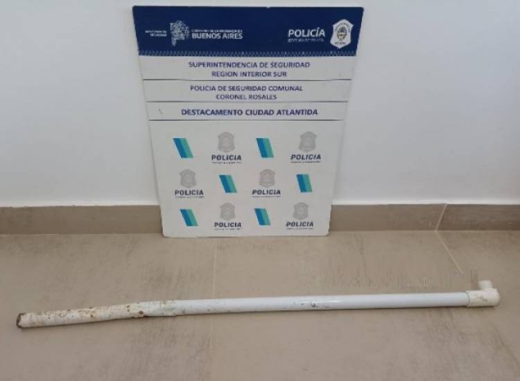 Una mujer hirió a su pareja en la cabeza con un caño y fue detenida