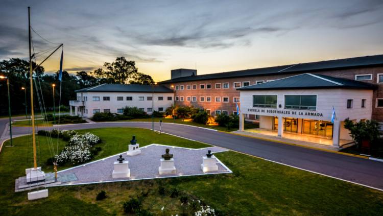 Llamado a concurso para incorporar médicos en la Escuela de Suboficiales de la Armada