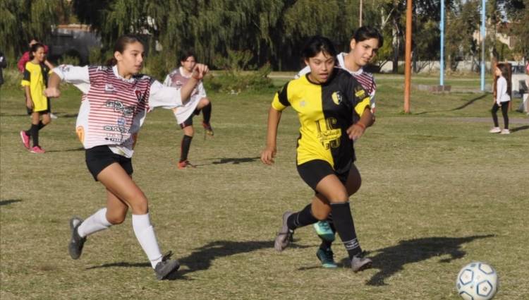 Se jugó la fecha 4 del Torneo de Fútbol Femenino Formativo en el Polideportivo Municipal