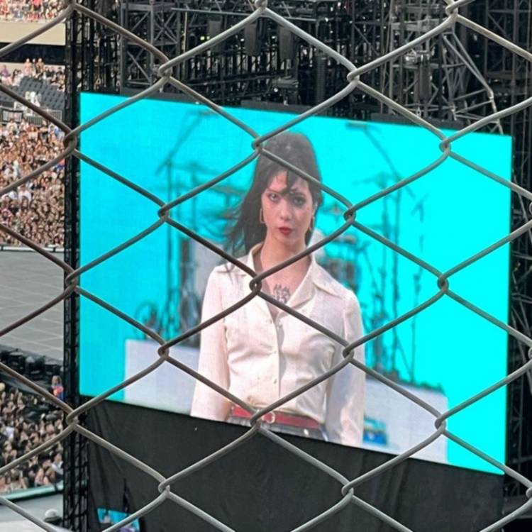 La puntaltense Blair cantó en la previa del show de Taylor Swift