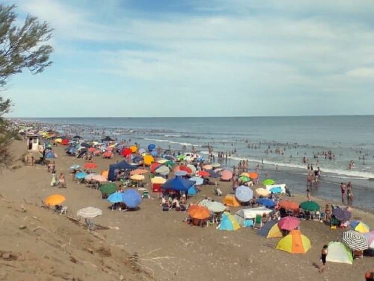 Pehuen Co ya se anticipa al verano con un fin de semana de altas temperaturas