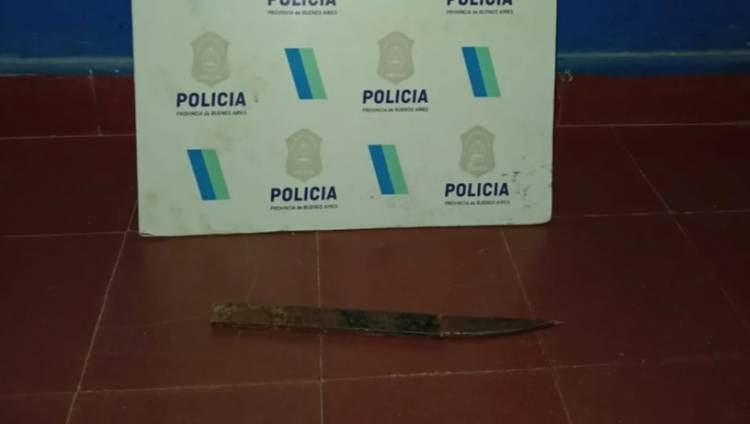 Aprehendieron a dos personas acusadas de amenazar con un cuchillo a un joven de 16 años