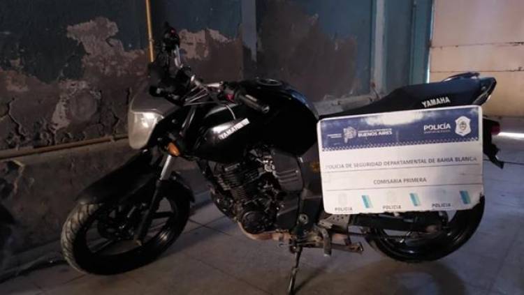 La Policía recuperó en Bahía Blanca una moto robada en Punta Alta