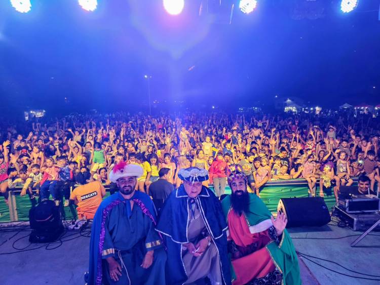 Los Reyes Magos llenaron de magia a Coronel Rosales con su visita