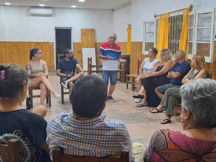 El Intendente Aristimuño mantuvo una reunión con vecinos de Villa del Mar