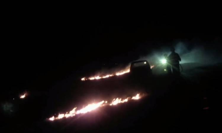 Un vehículo sufrió pérdidas totales tras incendiarse en ruta 249