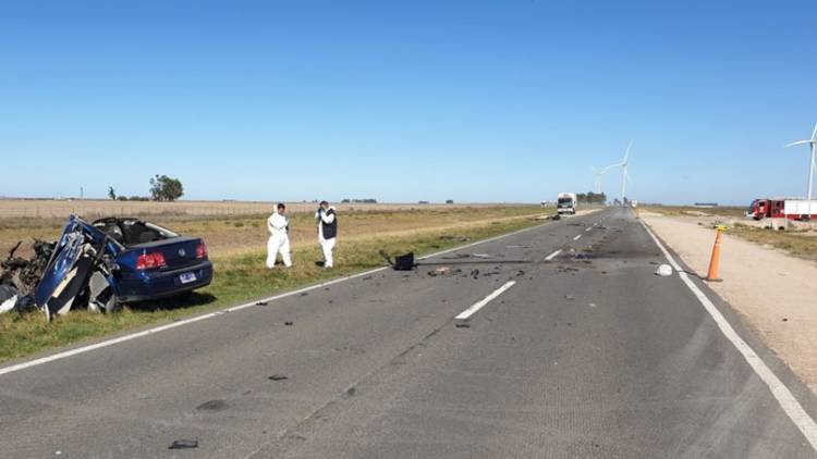 Una persona falleció en un choque entre un auto y un micro de larga distancia en ruta 3