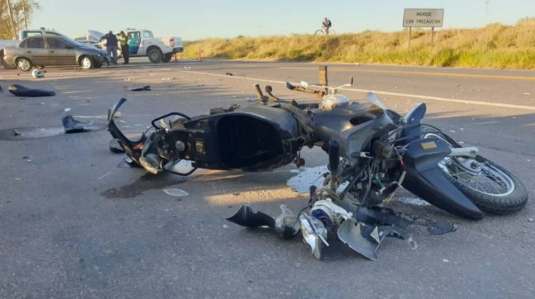 Accidente de tránsito en ruta 229 entre una moto y un auto