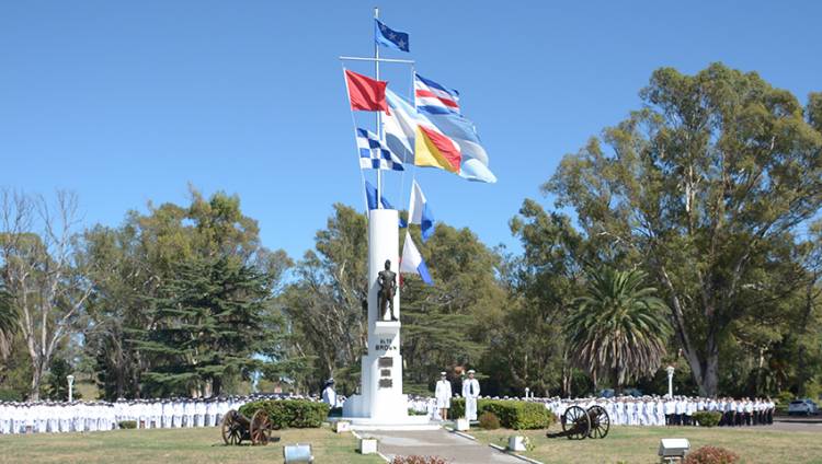 Se realizó un homenaje al Almirante Brown en la Base Naval Puerto Belgrano