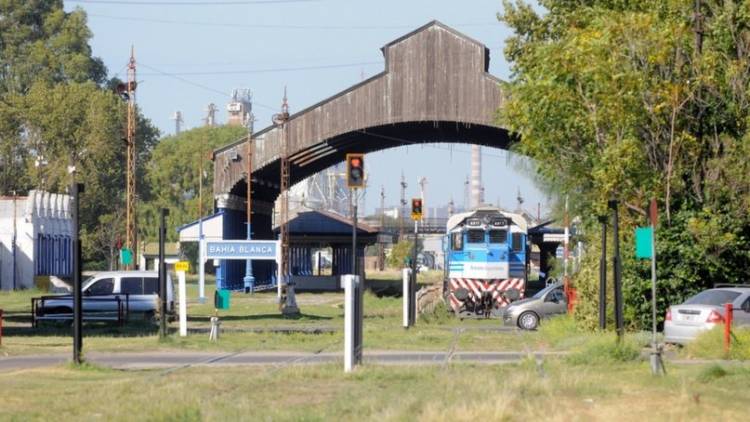 Tras más de un año del descarrilamiento ¿qué pasa con el tren de pasajeros en Bahía Blanca?