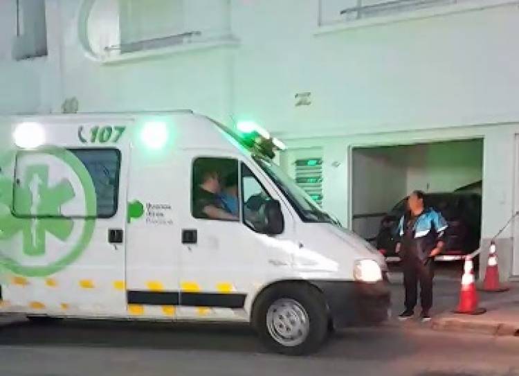Una mujer fue encontrada sin vida en el interior de su domicilio