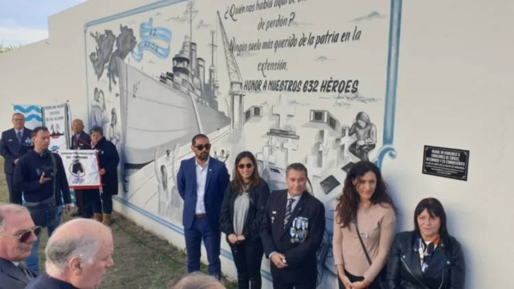 Se inauguró un mural en homenaje a familiares de caídos en Malvinas