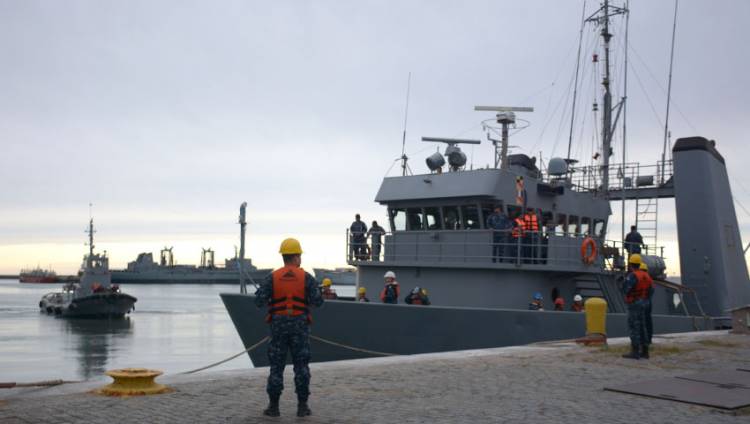 Desde Puerto Belgrano zarpó el aviso ARA “Teniente Olivieri”