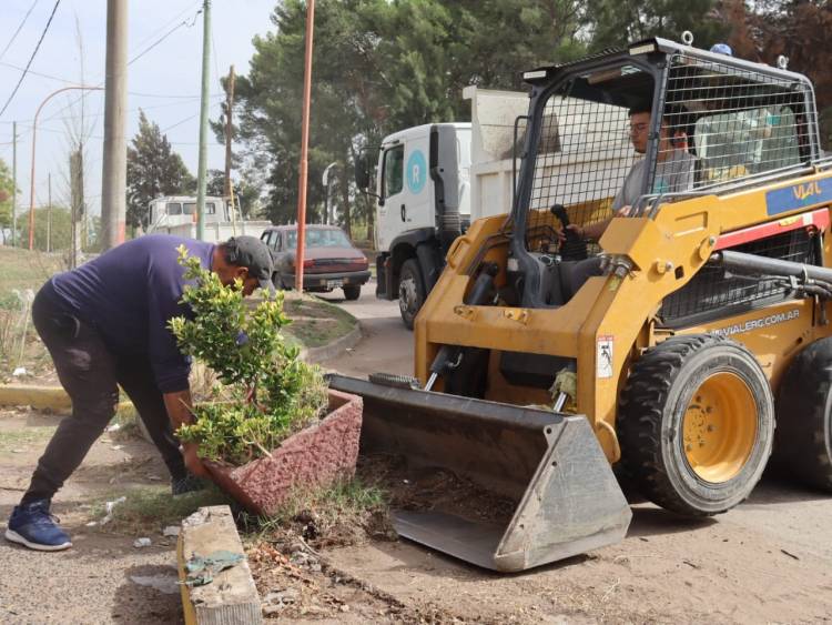El Municipio de Coronel Rosales retiró las macetas del boulevard Avellaneda