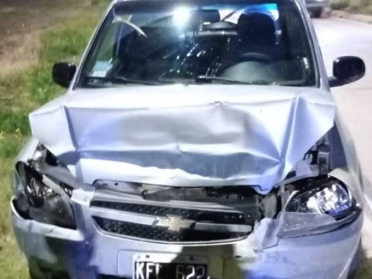 Accidente de tránsito entre dos vehículos en cercanías al puente naranja