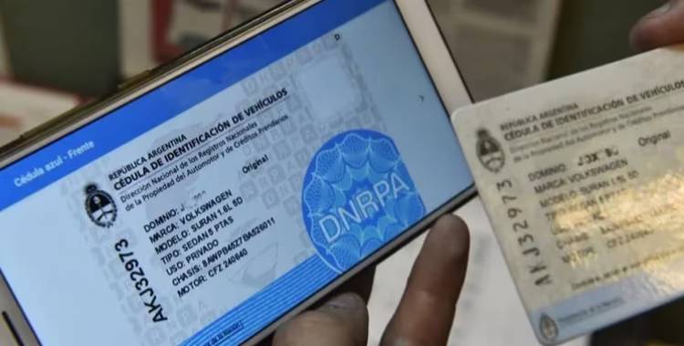 El Gobierno eliminó la cédula azul para circular en auto: qué documento la reemplazará