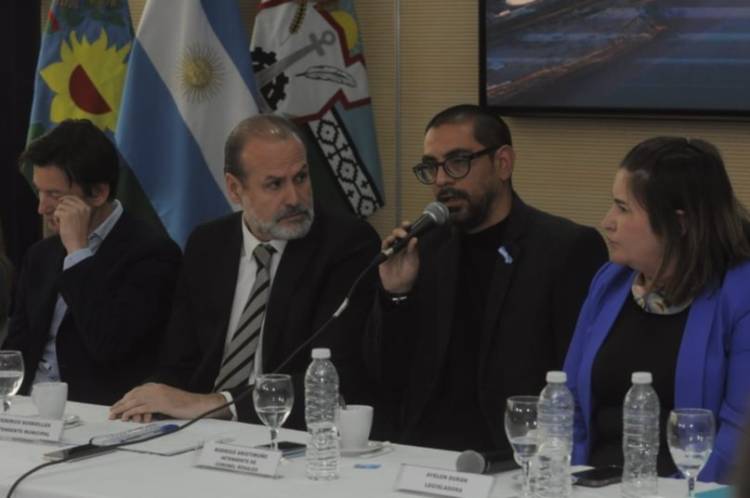 El Intendente Aristimuño participó del cónclave en defensa del megaproyecto de GNL en Bahía Blanca