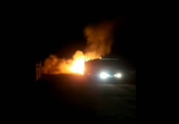 Varias dotaciones de Bomberos combatieron el ncendio de pastos y basura en El Porvenir 