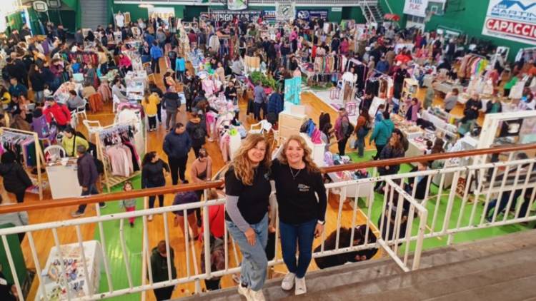 Son un éxito las ferias de artesanos y emprendedores en el Club Altense