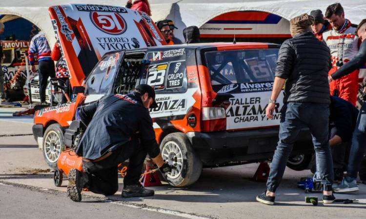 El Puntaltense Juan Pablo Izarra no tuvo un buen fin de semana en la cuarta fecha del Fiat Uno Pista