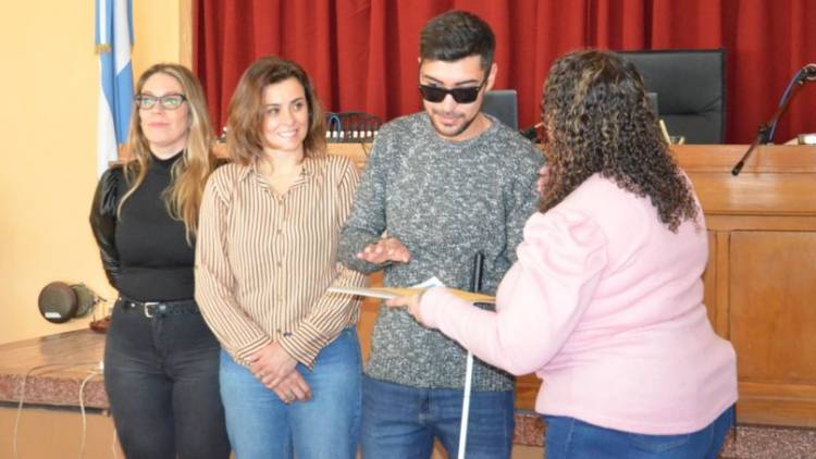 El Concejo Deliberante premió el compromiso de jóvenes rosaleños con el deporte