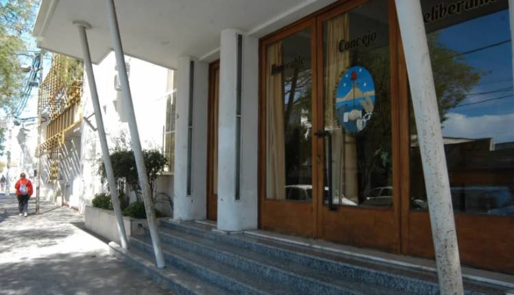 La oposición firmó un proyecto para adherirse al RIGI