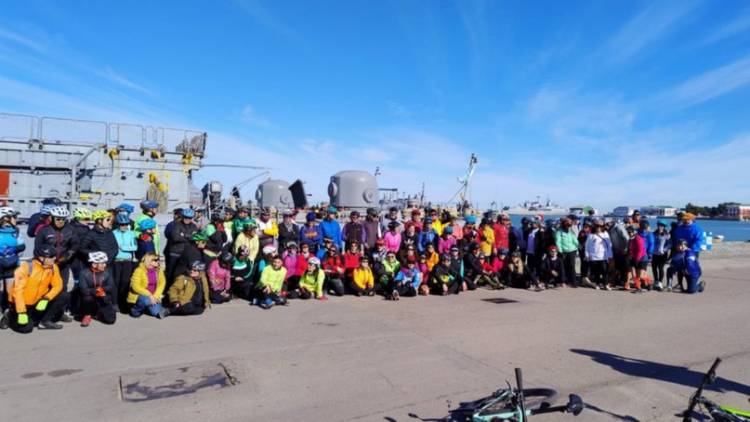 Más de 100 ciclistas se unieron en una jornada a beneficio de Thiago Gentili