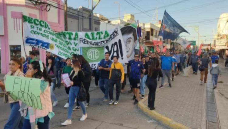 ATE y APCJ mantienen conversaciones para evitar la pérdida de puestos del personal civil de la Armada