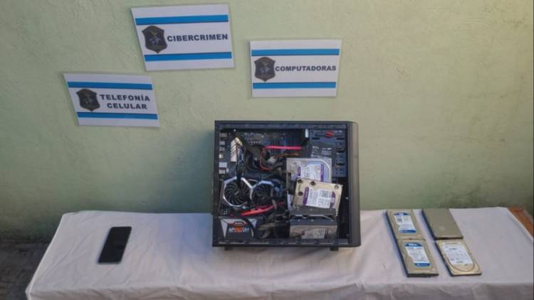 Allanaron un domicilio de Albatros XV y secuestraron material de abuso sexual infantil