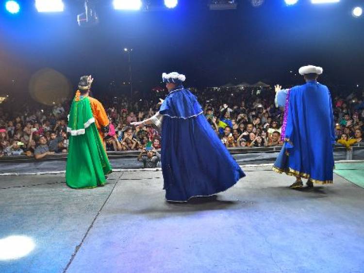 Los Reyes Magos fueron recibidos en Punta Alta