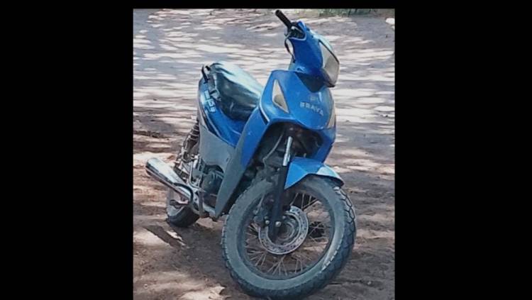 En Pehuen Co robaron una moto y apareció en la playa con faltantes y daños