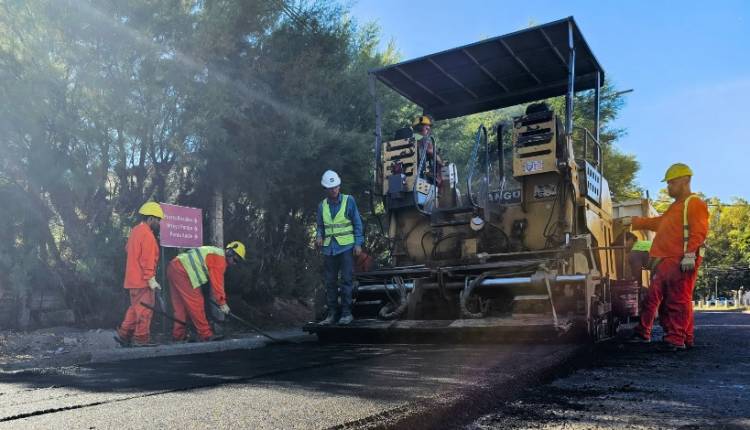 Continúan los trabajos de repavimentación en Pasaje Gutiérrez y Villanueva