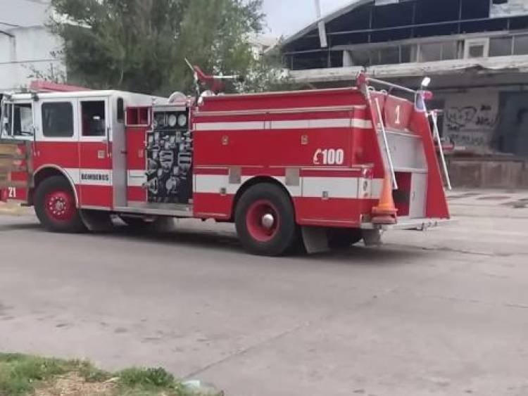 Bomberos acudieron a un incendio en el predio ex-CAIPAL