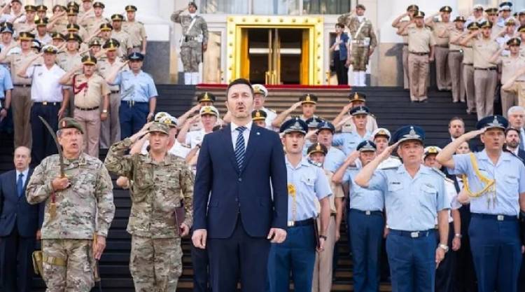 El Gobierno Nacional confirmó un aumento de sueldo para las Fuerzas Armadas y la PEN