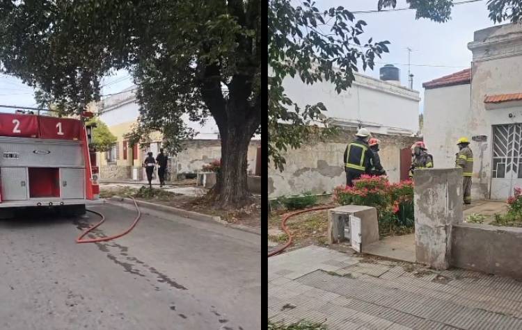 Bomberos Voluntarios acudieron al principio de incendio de una vivienda en Alberdi al 200