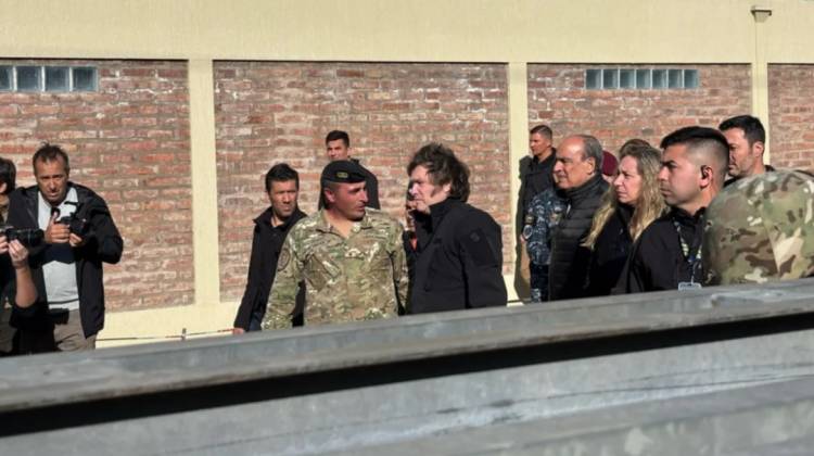 Tras la visita de Milei, el Gobierno anunció la creación de un fondo de $200 mil millones para Bahía Blanca