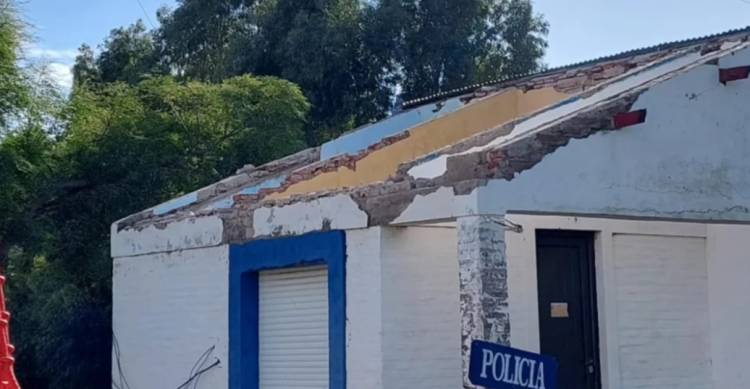 Reclaman que el Municipio de Coronel Rosales reconstruya el Destacamento de Bajo Hondo