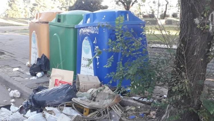 “Estamos trabajando para rever la situación de las campanas de reciclado, evaluamos alternativas” indicó Sánchez